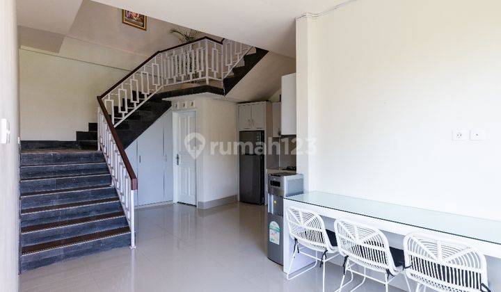 Rumah Style Villa Cantik dan Elegan 16