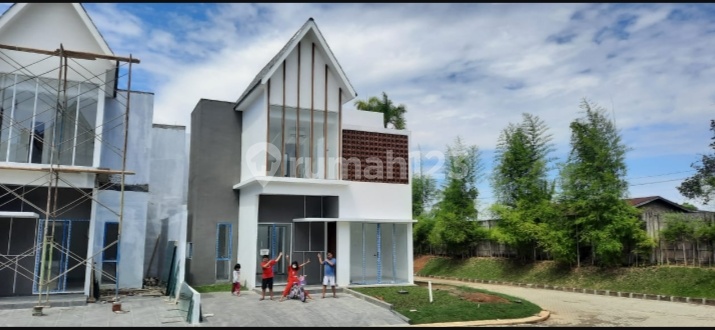 Rumah Baru 2 lantai Akasha Komplek Royal Sumatera SHM 2