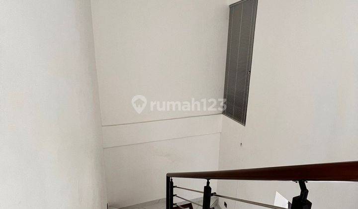 Rumah Baru 2 lantai Akasha Komplek Royal Sumatera SHM 7