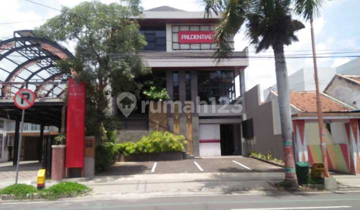 For Quick Sale: Office Building Ready to Use in Good Condition in Banyuwangi