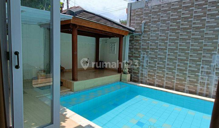 Rumah Dengan Privat Pool Fully Furnished Lokasi Pusat Kota Renon 1