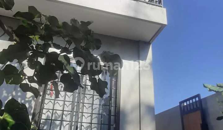 HUNIAN BAGUS KAWASAN TENANG 4BR FURNISHIED VIEW JUNGLE DENPASAR TIMUR 