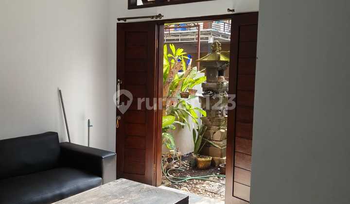 RUMAH FOR RENT FULLY FUIRNISHED 2 LT 3 BR LOKASI STARTEGIS RENON 2