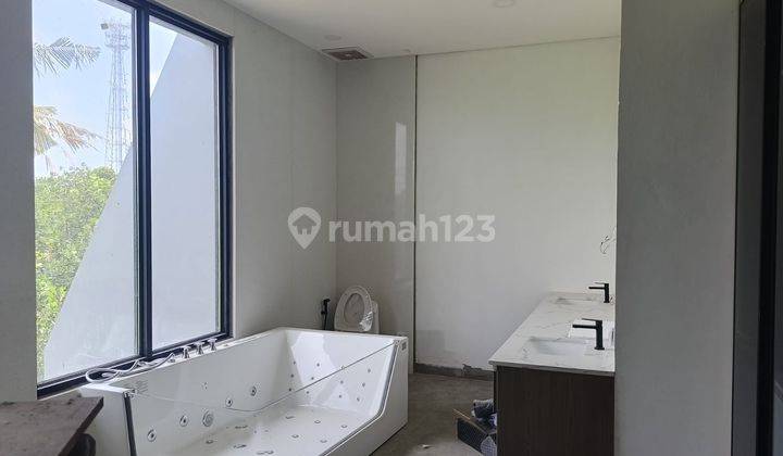 For Sale Brand New Villa Ready Furnished View Sawah Lokasi Canggu 13