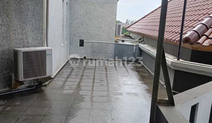 rooftop rumah mewah teras ayung super