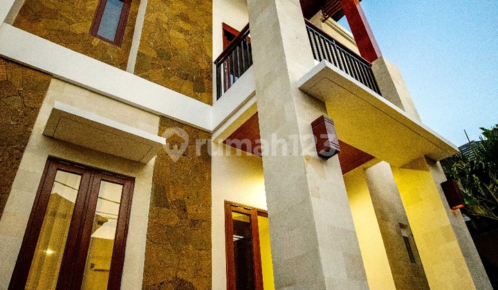 RUMAH SIAP HUNI 2LT CLUSTER BAGUS FURNISHED LOKASI NUSA DUA 