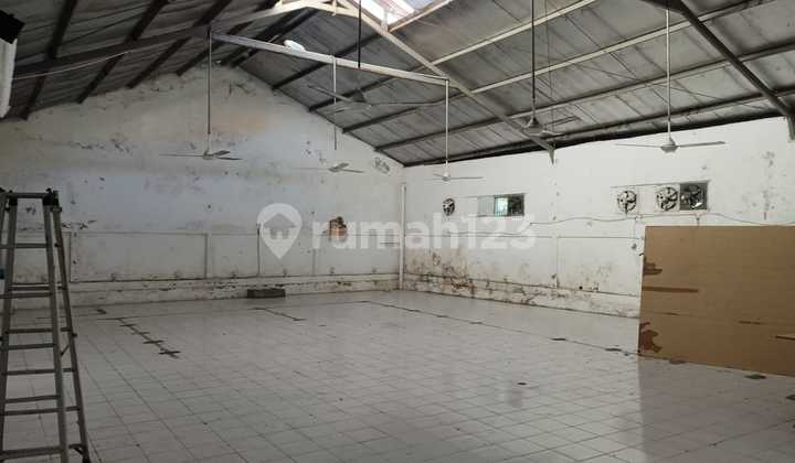Premium Warehouse for Business Directly on Kerobokan Main Road Premium Warehouse for Business Directly on Kerobokan Main Road
