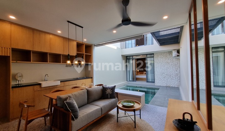 FOR SALE VILLA READY 3 BR NEW FURNISHED HIGHLY STRATEGIC IN JIMBARAN