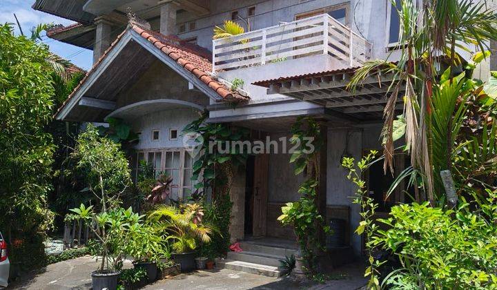 Semi Furnished Minimalist House Access 8MTR Location In Kerobokan 1