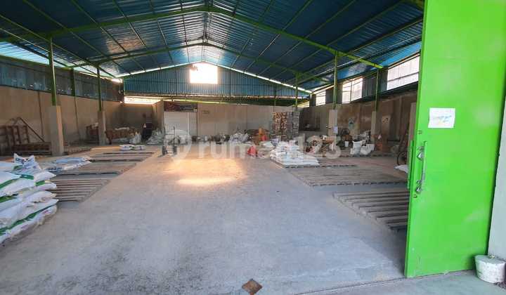 FOR SALE WAREHOUSE SUITABLE FOR VERY SPACIOUS BUSINESS DEVELOPMENT IN TABANAN