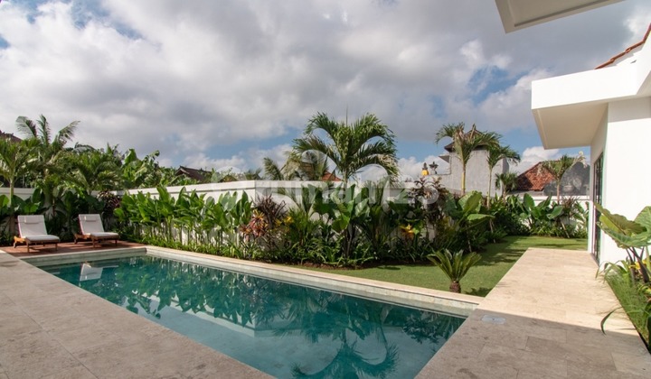 FOR RENT VILLA NEW 3BR BIG GARDEN BIG POOL KAWASAN STARTEGIS PADONAN