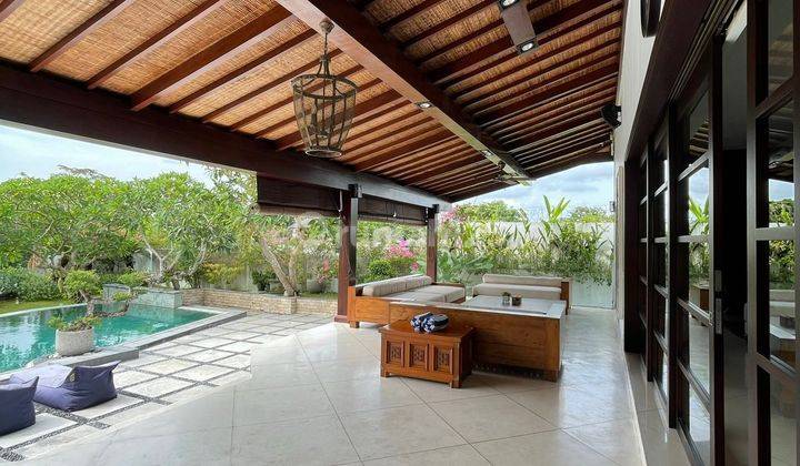 Villa Luxury 4BR Lokasi Privat Furnished Startegis Di Canggu  1