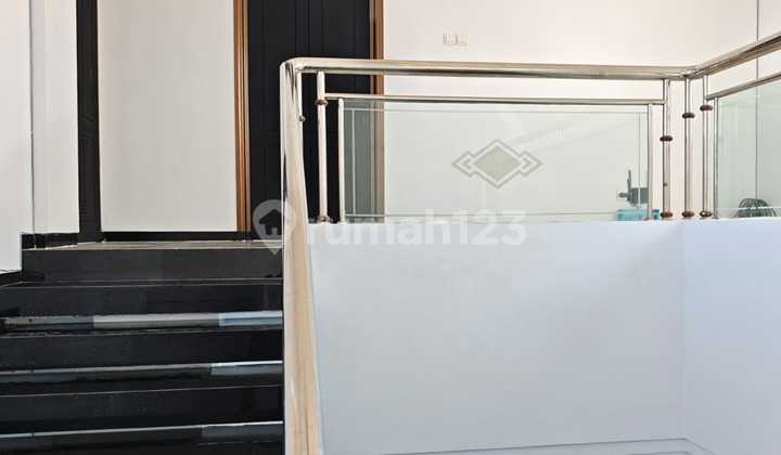 FOR SALE RUMAH MEWAH FURNISHED 3 LT 5BR KAWASAN TENGAH KOTA DENPASAR  2