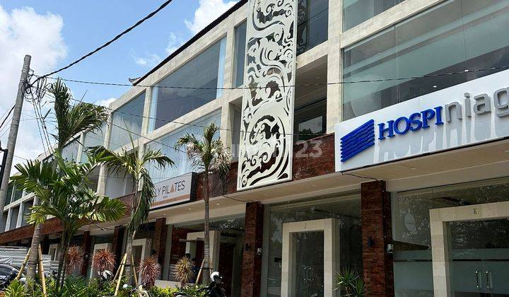 Strategic Shophouse Ready to Occupy Suitable for Business in Central Renon Area 1