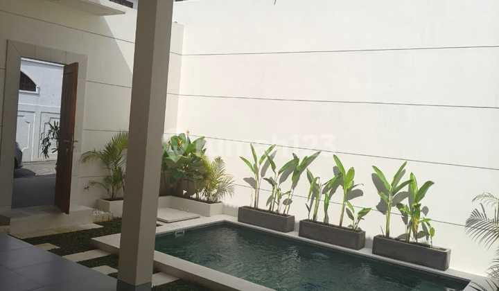 FOR RENT  NEW VILLA  2 BR PRIVATE POOL STRATEGIC LOCATION KEROBOKAN