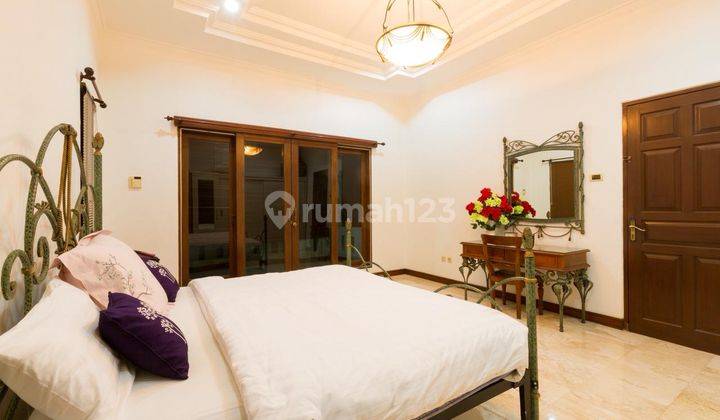 Villa Di Sewakan 5 BR Privat Pool Furnished Lokasi Kerobokan 2