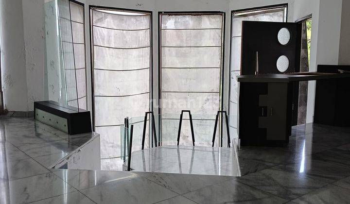 ruang tamu rumah mewah teras ayung super