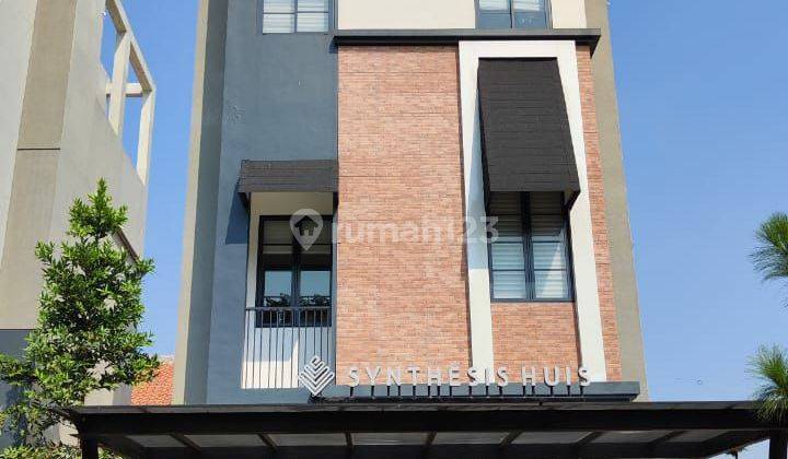 Rumah Mewah Akses Jalan Utama Jakarta Timur 1
