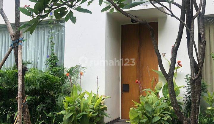 Disewa Rumah Bagus Dengan Kolam Renang Siap Huni Area Cilandak 1