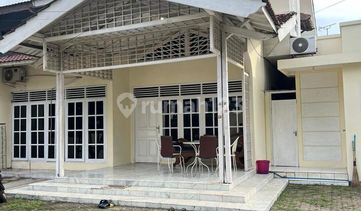 Rumah Sewa Depan Jalan Besar