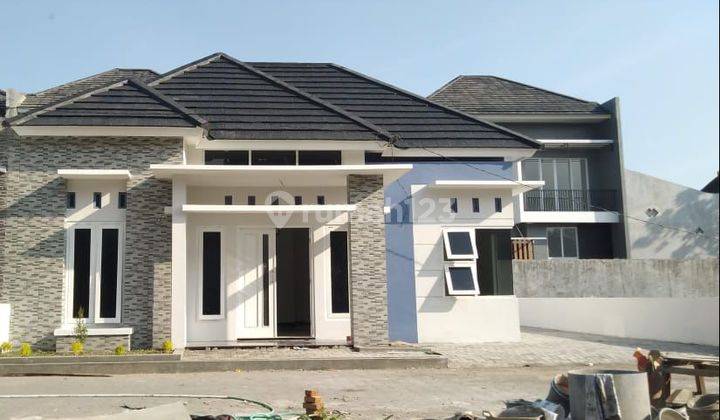 RUMAH MODERN TIPE LUAS LOKASI DEKAT CANDI SAMBISARI KALASAN 1