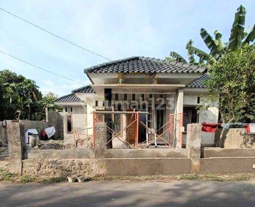 Rumah Modern Carport 3 Mobil Di Mlati Dekat Pemda Sleman 1