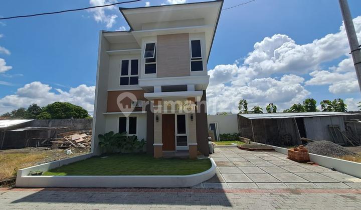 Rumah 2 Lantai One Gate, 12 Menit Tugu Jogja Kota