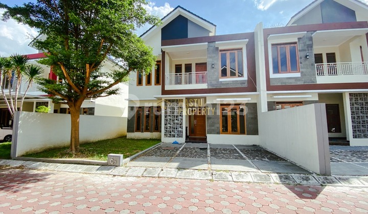 Rumah 2 Lantai One Gate Dalam Perumahan, Dekat Exit Tol Jogja Rumah 2 Lantai One Gate Dalam Perumahan, Dekat Exit Tol Jogja