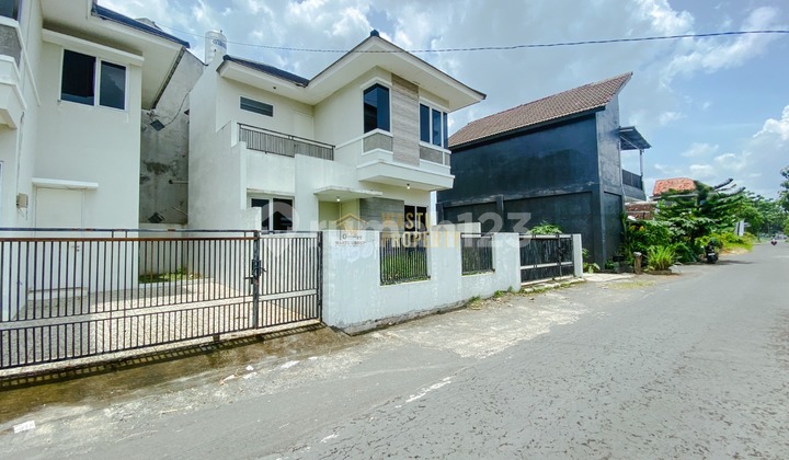 Rumah 2 Lantai Siap Huni Dekat Jalan Jogja Solo 2