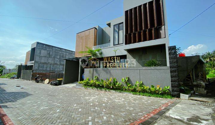 Villa Modern Minimalis Di Ngaglik, Design Kontenporer, View Menawan 1