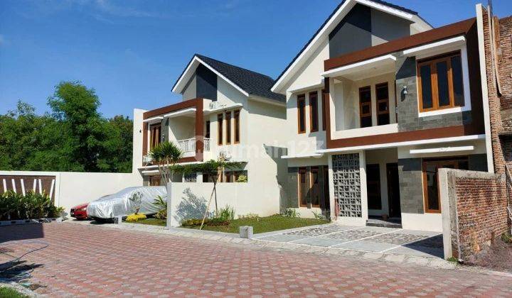  Rumah Besar Minimalis Modern Termurah Di Timur Maguwoharjo 2