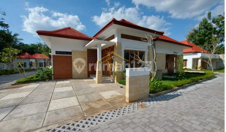 LUXURY VILLA NEAR BOROBUDUR TEMPLE MAGELANG FULLY FURNISHED