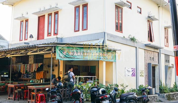 Boarding House and Business Place 10 Meters from UII Jakal Campus