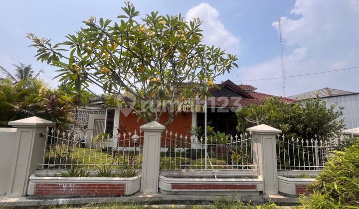 Rumah Etnik Tepi Jalan Strategis Cocok untuk Usaha Rumah Etnik Tepi Jalan Strategis Cocok untuk Usaha