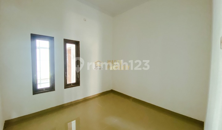 Luxury House with Spacious Land in Maguwoharjo, Sleman with SHM (Certificate of Land Ownership) 2