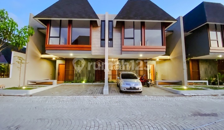 Premium Luxury House in the Center of Jogja City, Complete with SHM & Full Facilities Premium Luxury House in the Center of Jogja City, Complete with SHM & Full Facilities