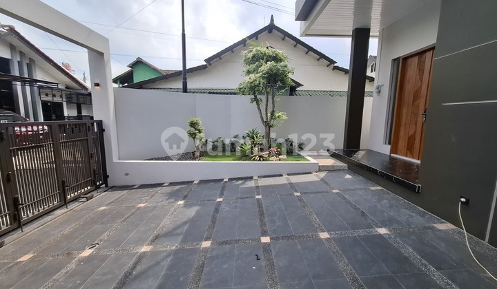 Modern 2-Story House Suitable for Villa in Ngaglik Palagan 2