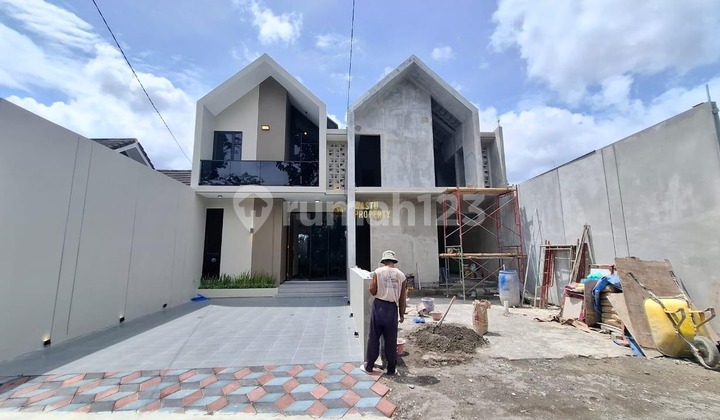 Rumah 2 Lantai Baru di Timur Jakal KM 9 Ngaglik Sleman