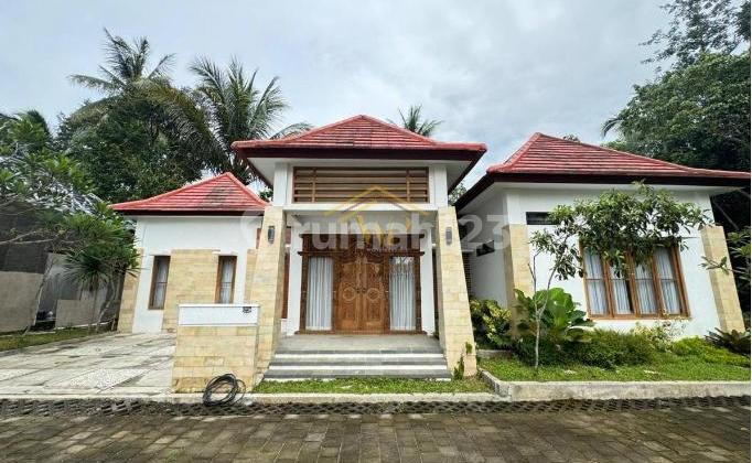 Ready-to-occupy Villa in a Housing Complex at Borobudur Magelang with Freehold Title (SHM)
