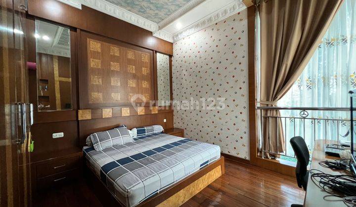 Rumah HOOK Semi Furnished di Komplek Cemara Asri 24