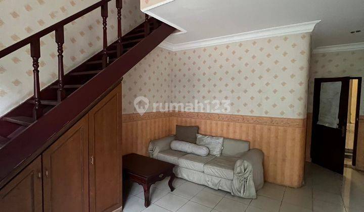 Disewakan Rumah Komplek di kawasan Polonia 5