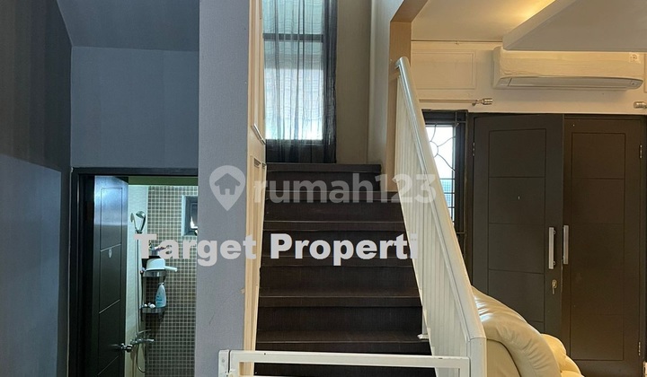 Rumah Bagus di Raffles Hills, Jakarta Timur 2