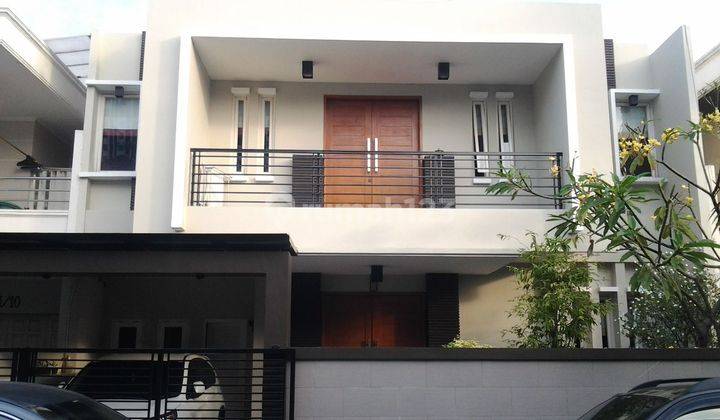 Rumah Modern Griya Inti Sentosa, 2 Lantai, Nego 1