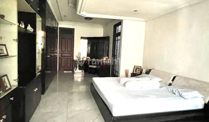 Rumah di Menteng dekat Bundaran Hi, Pinggir Jalan 2