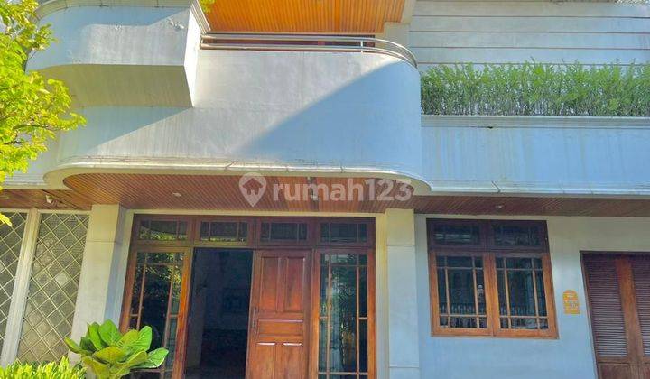 Rumah Di Menteng Dekat Taman Suropati, Pinggir Jalan 2