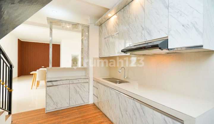 For Sale Minimalist House Duren Sawit 216m 2