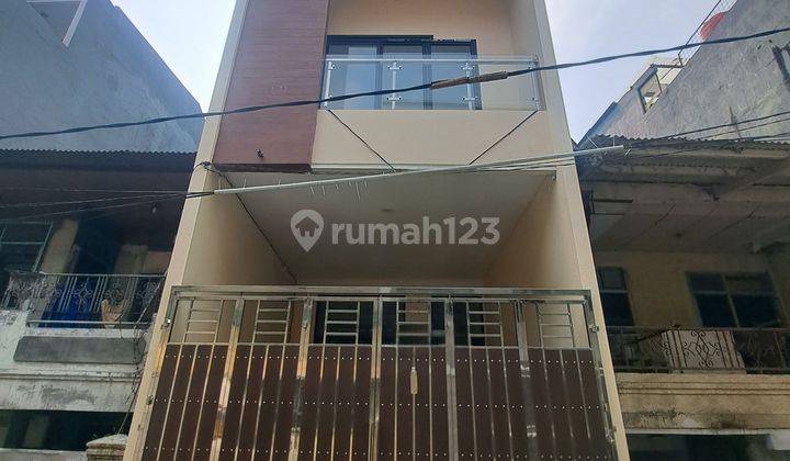 Rumah Brand New Pademangan 3 Lantai 1