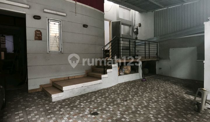 3.5-Story House in Sunter Including Land Calculation