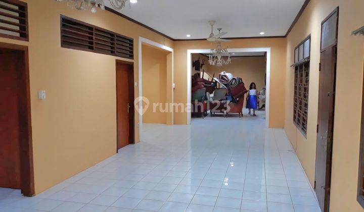 Rumah Petojo Selatan 185m², Jalan Lebar 1