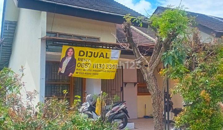 Rumah Minimalis Terawat di Komp De Green Grande Residence 1